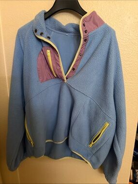 Light Blue V-Neck Fleece Pullover with Purple Trim